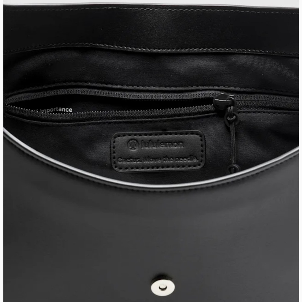 Lululemon Leather Alternative Shoulder Bag Black Gold 8L Dust Bag Pockets NEW - Picture 14 of 15